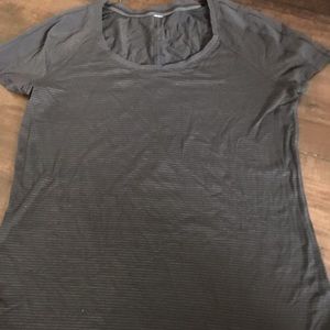 Lulu Lemon workout shirt